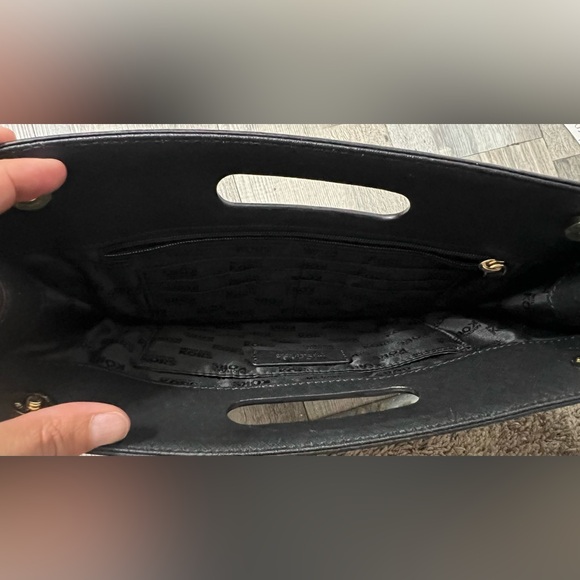 Michael Kors‎ clucth - Picture 2 of 5